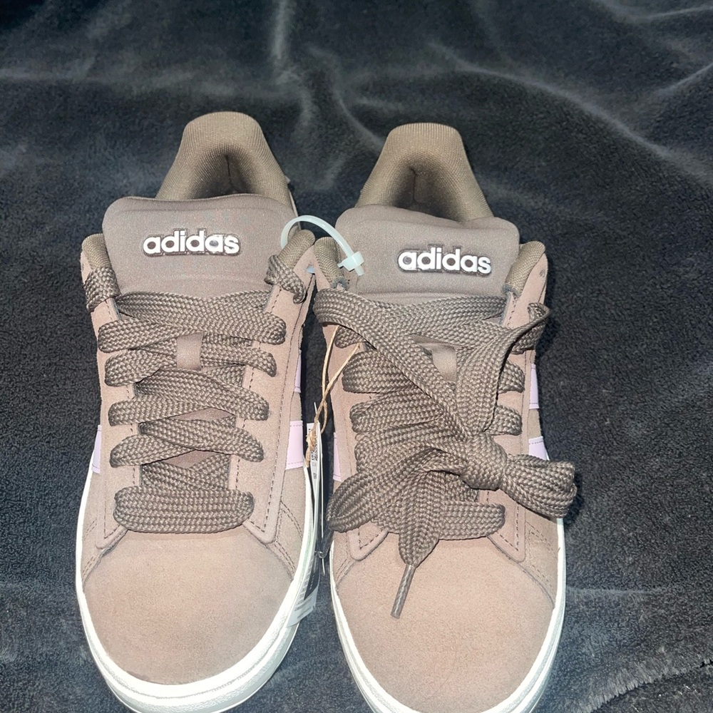 Woman's Fashion Sneakers adidas Grand Court Alpha '00s Sneaker